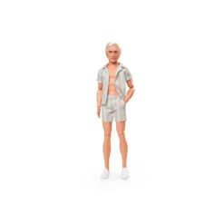 Barbie The Movie Muñeco Ken con Conjunto de Playa a Rayas Rosa y Verde Pastel, Tabla de Surf y Zapatillas