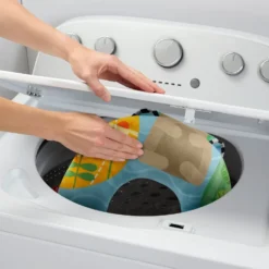 Fisher-Price Cojín para Jugar Bocabajo Aventuras Sensoriales con Mordedor y Sonajero