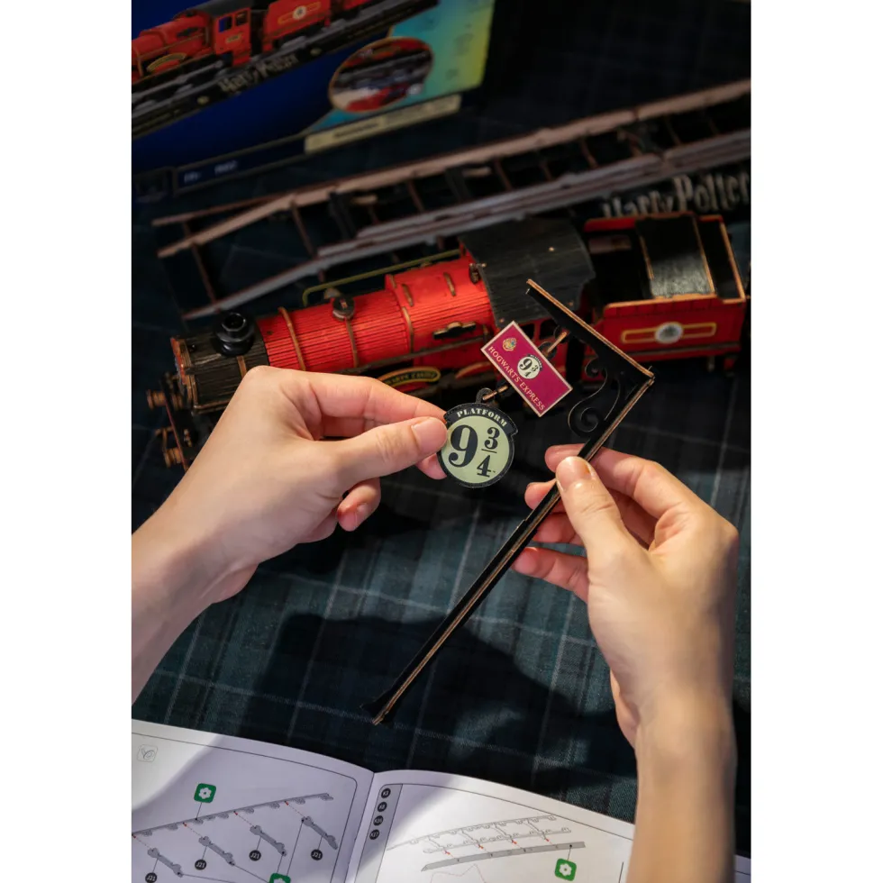 Madness Toys Harry Potter Maqueta de Madera Hogwarts Express