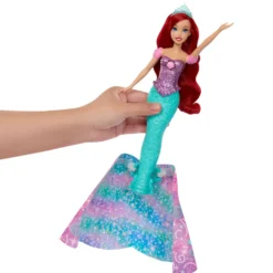 Mattel Disney Princess Muñeca Ariel Transformable con Figura Flounder y Accesorios
